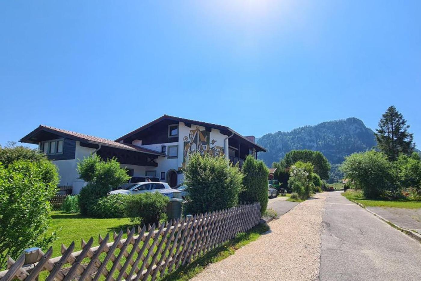 Gemuetliche Ferienwohnung Mit Terrasse Und Bergblick Inzell Exterior photo